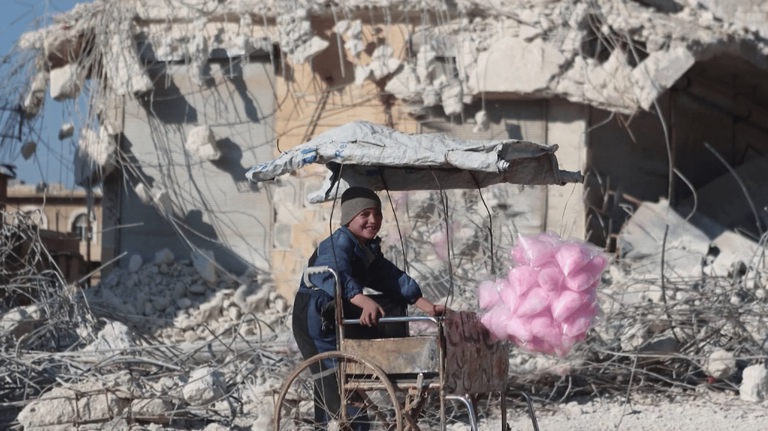 La Vie Reprend Après Le Séisme En Syrie, à Rio Drapé Des Couleurs De La ...