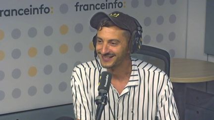 Thomas Jolly, directeur artistique de la cérémonie d'ouverture des Jeux paralympiques de Paris 2024, sur franceinfo le 29 août 2024. (FRANCEINFO / RADIO FRANCE)