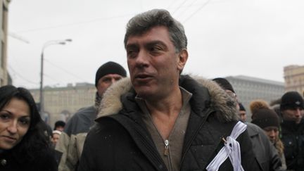 L'un des leaders du bloc d'opposition Libert&eacute; du peuple, Boris Nemtsov, participe &agrave; la manifestation moscovite contre les fraudes. (ANTON GOBULEV / REUTERS)