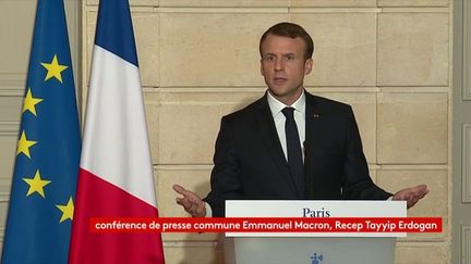 Emmanuel Macron : "Nos démocraties doivent respecter l'Etat de droit"