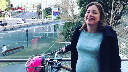 Julie Anne Genter pose sur Instagram à côté de son vélo, le 19 août 2018, à Auckland (Nouvelle-Zélande). (JULIE ANNE GENTER / INSTAGRAM / AFP)