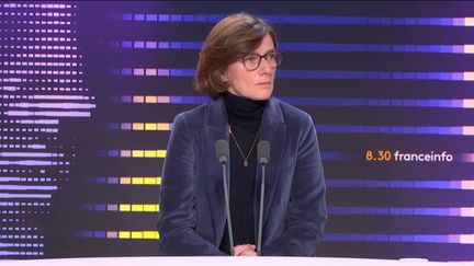 Agnès Firmin Le Bodo, ministre déléguée chargée de l'Organisation territoriale et des Professions de santé était l'invitée du 8h30 franceinfo, mercredi 13 décembre 2023. (FRANCEINFO / RADIOFRANCE)