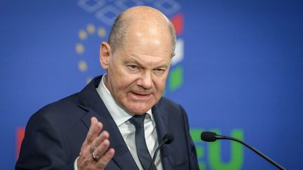 Le chancelier allemand, Olaf Scholz, le 8 novembre 2024, à Budapest (Hongrie). (KAY NIETFELD / AFP)