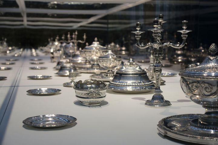 Vue de l'exposition "Les Tables du pouvoir" au Louvre-Lens ((© Louvre-Lens)