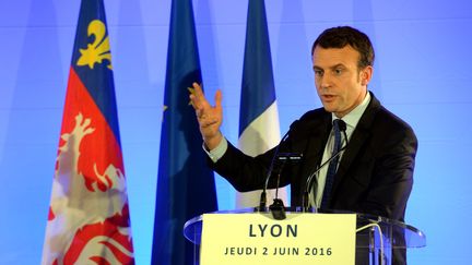 Emmanuel Macron, alors ministre de l'Économie, à l'hôtel de ville de Lyon, le 2 juin 2016. (PHILIPPE JUSTE / MAXPPP)