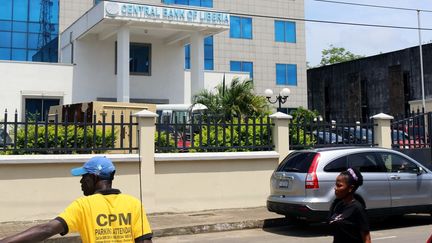 Siège de la Banque centrale du Liberia dans la capitale Freetown. (James Giahyue/Reuters)