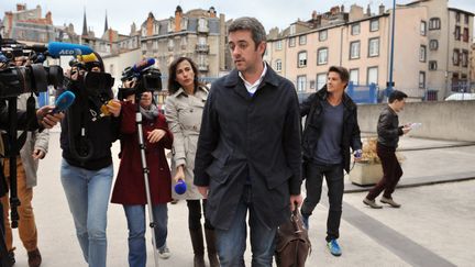 Renaud Portejoie, l'avocat de C&eacute;cile Bourgeon, la m&egrave;re de la petite Fiona, le 8 novembre 2013 &agrave; Clermont-Ferrand. (THIERRY ZOCCOLAN / AFP)