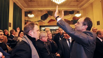 Jean-Fran&ccedil;ois Cop&eacute; en r&eacute;union publique, &agrave; la mairie de&nbsp;Chartres (Eure-et-Loir), lundi 10 d&eacute;cembre 2012. (MEHDI FEDOUACH / AFP)