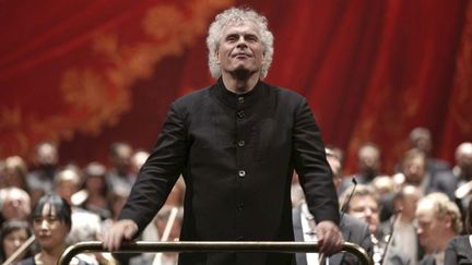 &nbsp; (Les musiciens du Philharmonique de Berlin élisent en secret à partir de 8h leur nouveau chef, pour remplacer le Britannique Simon Rattle, qui rendra sa baguette en 2018 après 16 ans à la tête de cet orchestre prestigieux. © Maxppp)