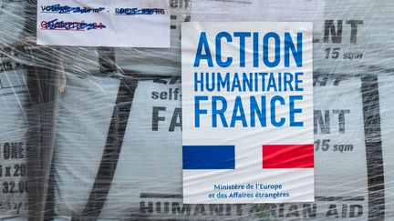 Des denrées de l'action humanitaire française, le 24 janvier 2022 en Nouvelle-Calédonie. (DELPHINE MAYEUR / HANS LUCAS / AFP)