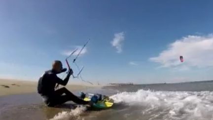 Record : le kite surfeur sans limites