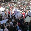 Des étudiants algériens&nbsp;manifestent après l'annonce du président&nbsp;Abdelaziz Bouteflika d'un report de l'élection présidentielle, le 12 mars 2019, à Alger. (FAROUK BATICHE / DPA / AFP)