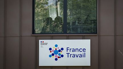 Une agence France Travail à Dammarie-les-Lys (Seine-et-Marne), le 23 avril 2024. (GEOFFROY VAN DER HASSELT / AFP)