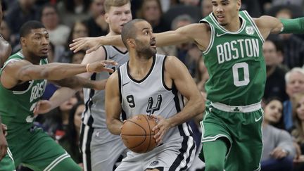 Nouveau rôle pour Tony Parker avec les Spurs (ERIC GAY/AP/SIPA / AP)