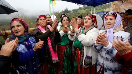 Ces femmes berbères de Kabylie célèbrent Yennayer, le nouvel An amazigh, près de Tizi-Ouzou, le 12 janvier 2020. ((Photo by Billal Bensalem/NurPhoto))