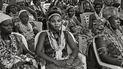 Une invitée à la fête vodou du roi d’Allada (Allada, Bénin, 2019).&nbsp; &nbsp; (CATHERINE DE CLIPPEL)