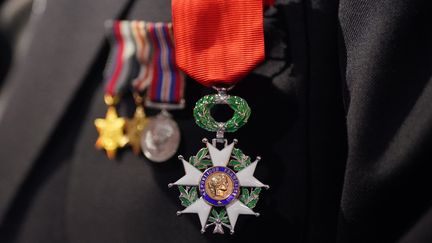 Un retrait de la Légion d'honneur est une décision annoncée par décret et publiée au Journal officiel. (YUI MOK / MAXPPP)