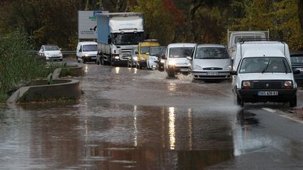 &nbsp; (Dans le Var, le Blavet, une petite rivière du département, a débordé sur la RN 7 © MaxPPP)