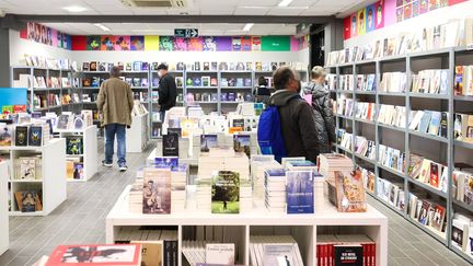 Ouverture en février 2022 de "La Grande Librairie", la plus grande de France, 1 300m2 de surface de vente dediée uniquement au livre avec 38 000 références (rayon roman) avenue de Verdun, Saint-Laurent-du-Var&nbsp;(Alpes-Maritimes). (SYSPEO/SIPA)