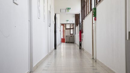 Un établissement scolaire à Briançon (Hautes-Alpes), le 21 mars 2023. (THIBAUT DURAND / HANS LUCAS / AFP)