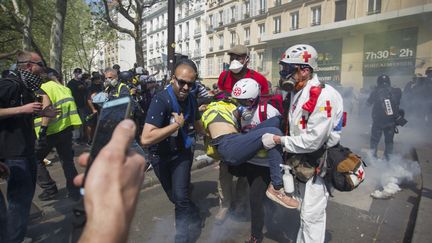 "Gilets jaunes" : des manifestants blessés et fichés par les hôpitaux