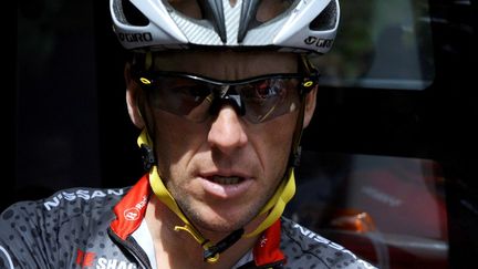 Lance Armstrong sur une &eacute;tape du Tour de France entre Salies-de-B&eacute;arn (Pyr&eacute;n&eacute;es-Atlantiques) et Bordeaux (Gironde), le 23 juillet 2010.&nbsp; (NATHALIE MAGNIEZ / AFP)