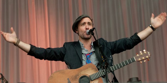 Le britannique Charlie Winston sur la scène Paris des Solidays.
 (S.Dietz/MAXPPPP)