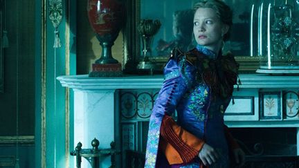 Mia Wasikowska dans "Alice de l'autre côté du miroir" de James Bobin
 (The Walt Disney Company France )