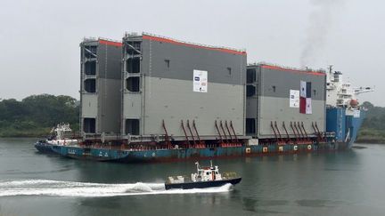 Le 12 novembre 2014, les quatre dernières portes du nouveau canal de Panama arrivent à Colon. (Getty images)