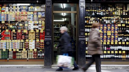 Devant un magasin dans le centre de Barcelone (Espagne), le 10 mars 2016.&nbsp; (ALBERT GEA / REUTERS)