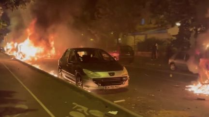 Aux origines de cette escalade de la violence, la mort de Nahel, 17 ans et tué par un policier. La colère était déjà présente avant ce drame entre une partie de la jeunesse et les services de police. Une défiance profonde d’un côté qui s’est installée depuis de nombreuses années. (franceinfo)