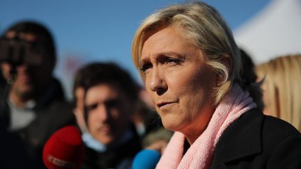 Marine Le Pen,&nbsp;candidate à la présidentielle pour le Rassemblement national lors d'une visite de campagne à Cavignac, le 30 septembre 2021. (ROMAIN PERROCHEAU / AFP)