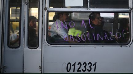 VIDEO. Mexique : violentes manifestations après la hausse brutale du prix de l'essence