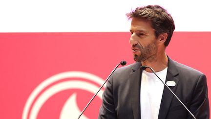 Tony Estanguet lors de la présentation du parcours de la flamme olympique, à Paris, le 23 juin 2023. (FRANCK FIFE / AFP)