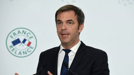 Le ministre de la Santé, Olivier Véran, lors d'un déplacement à la Station F, à Paris, le 18 octobre 2021. (ERIC PIERMONT / AFP)