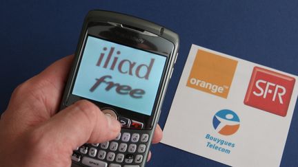 Orange, SFR et Bouygues proposent un engagement dans la dur&eacute;e de 12 ou 24 mois, en &eacute;change du subventionnement du t&eacute;l&eacute;phone portable choisi. (JEAN-FRANCOIS FREY / L'ALSACE / MAXPPP)