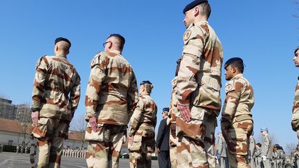 Prise d'arme le 1er avril 2019 au 3e Régiment de Hussards de Metz (Moselle) pour le retour du groupement déployé sur l'opération Barkhane au Mali de septembre 2018 à février 2019.&nbsp; (CLÉMENT LHUILLIER / FRANCE-BLEU LORRAINE NORD)