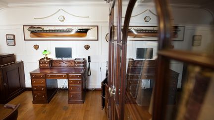 Le Belem, la salle à manger du commandant, mars 2016.
 (JEAN-SEBASTIEN EVRARD / AFP)