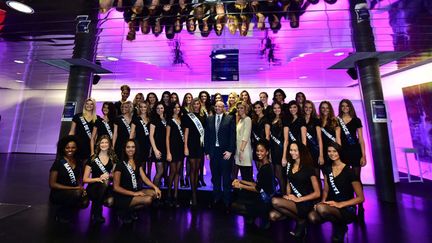 &nbsp; (Les trente-et-une candidates à l'élection de Miss France 2016 © Maxppp)