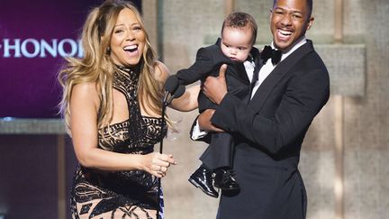 De passage aux BET Honors, Mariah Carey, tr&egrave;s en forme, en a profit&eacute; pour pr&eacute;senter &agrave; la terre enti&egrave;re son fils Moroccan (oui oui...) Scott Cannon. #pudeur (JOSHUA ROBERTS / REUTERS)