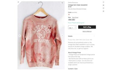 Capture d'&eacute;cran du site de la marque Urban Outfitters, le 14 septembre 2014,&nbsp;vendant un sweatshirt accus&eacute; d'&eacute;voquer le drame survenu&nbsp;sur le campus de l'Universit&eacute; d'Etat de Kent, le 4 mai 1970. (URBANOUTFITTERS.COM)