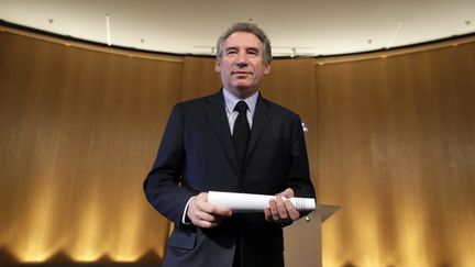 Fran&ccedil;ois Bayrou, le pr&eacute;sident du MoDem, le 3 avril 2013 au si&egrave;ge de son parti &agrave; Paris. (KENZO TRIBOUILLARD / AFP)