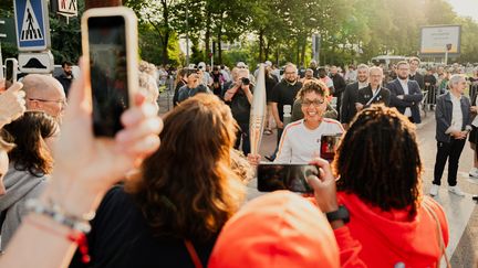 Pour son avant-dernière étape, le relais de la flamme olympique a traversé la Seine-Saint-Denis le 25 juillet 2024. (PAULINE GAUER / FRANCEINFO)