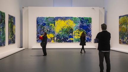 La Fondation Louis Vuitton propose l'exposition "Monet - Mitchell", faisant dialoguer les œuvres de Claude Monet (1840-1926) et Joan Mitchell (1925-1992). (CAROLINE PAUX / HANS LUCAS / AFP)