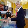 Laurent Wauquiez vote au Puy-en Velay (Haute-Loire), le 30 juin 2024. (LIONEL CIOCHETTO / L'ECHO REPUBLICAIN / MAXPPP)