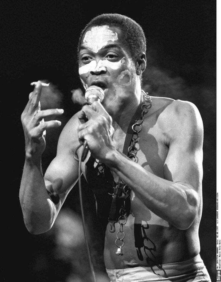 Fela Kuti en septembre 1986 à Paris.
 (LAURENT REBOURS/AP/SIPA)