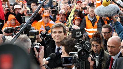 Le ministre du Redressement productif Arnaud Montebourg s'est rendu le 27 septembre 2012 &agrave; Florange (Moselle) pour une r&eacute;union avec l&rsquo;intersyndicale du site d&rsquo;ArcelorMittal. ( MAXPPP)