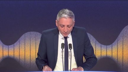 Jean-François Achilli présente Les informés sur franceinfo. (FRANCEINFO / RADIOFRANCE)