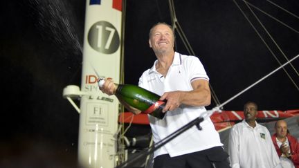 Francis Joyon, le vainqueur de la route du Rhum, ce lundi 12 novembre. (FRANCK CASTEL / MAXPPP)