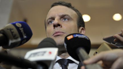 Politique : la réplique d'Emmanuel Macron sur ses propos polémiques